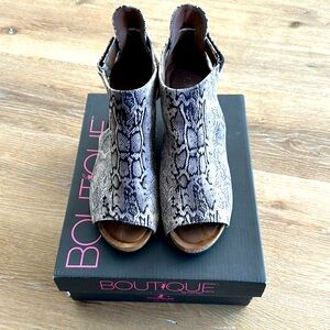 Boutique by Corky’s Sunburst‎ Black Snake peep toe wedge shoes
